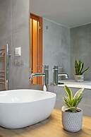 Sea City and Mountain View Apartment