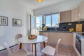 Sea City and Mountain View Apartment