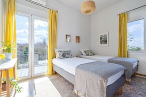 Sea City and Mountain View Apartment