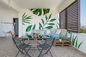 Sea City and Mountain View Apartment