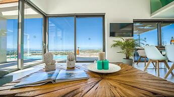 Villa Con Vista- Heated Pool 4 bdr Sleeps 8