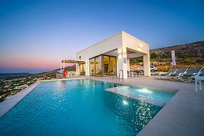 Villa Con Vista- Heated Pool 4 bdr Sleeps 8
