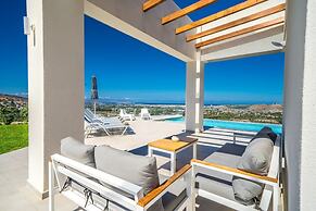 Villa Con Vista- Heated Pool 4 bdr Sleeps 8