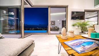 Villa Con Vista- Heated Pool 4 bdr Sleeps 8