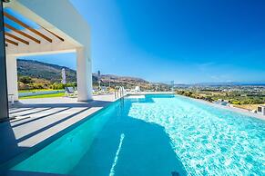 Villa Con Vista- Heated Pool 4 bdr Sleeps 8