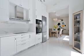 Chania Boutique Villa - Steps From the Beach