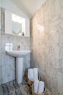 Beach House Kalamaki Steps Away From the Beach