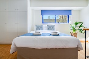 Beach House Kalamaki Steps Away From the Beach