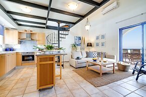 Beach House Kalamaki Steps Away From the Beach