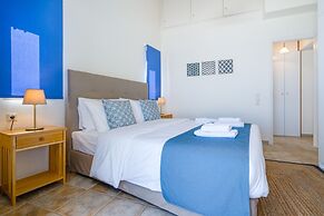 Beach House Kalamaki Steps Away From the Beach