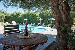 Triantafillas Suites