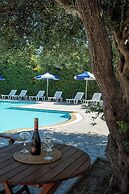 Triantafillas Suites