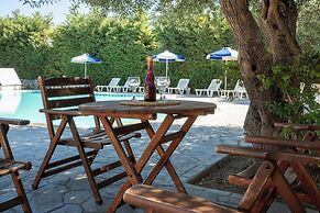 Triantafillas Suites