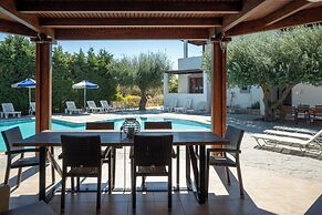 Triantafillas Suites