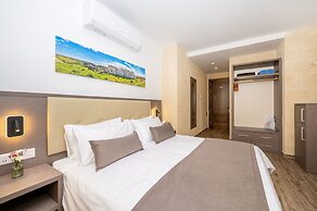 C4 Retreats by Georges Boutique Living