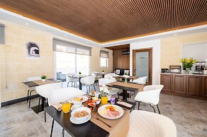 C4 Retreats by Georges Boutique Living