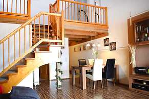 Apartment Near Kurpark Lake