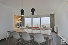Apartment in Blankenberg With Sea Views