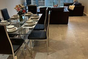 Birmingham City Apartment With 3 Bedrooms