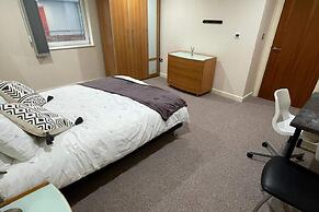 Birmingham City Apartment With 3 Bedrooms