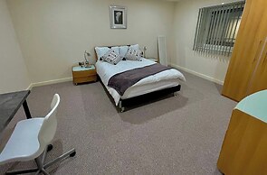 Birmingham City Apartment With 3 Bedrooms