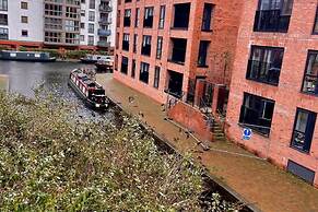 Birmingham City Apartment With 3 Bedrooms