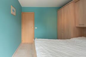 Comfy City Stay Near Sea