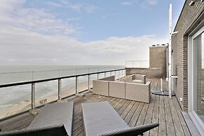 Apartment With Terrace in Blankenberge