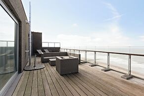 Apartment With Terrace in Blankenberge