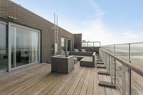 Apartment With Terrace in Blankenberge