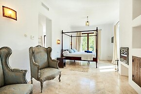 Countryside Villa With Pool