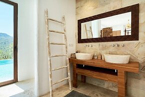 Countryside Villa With Pool