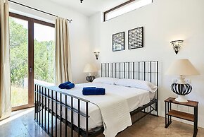 Countryside Villa With Pool