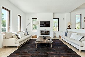 Countryside Villa With Pool