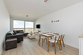 Apartment With Terrace for 4 People