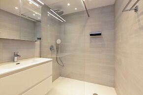 Apartment With Terrace for 4 People