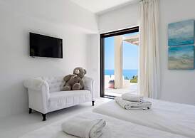 Stylish Villa With Infinity Pool