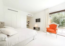 Stylish Villa With Infinity Pool