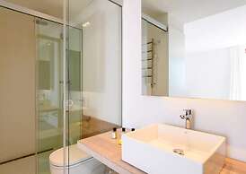 Stylish Villa With Infinity Pool