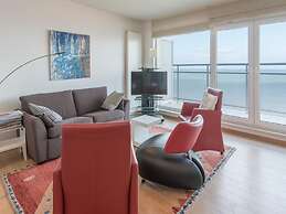 Tasteful Apartment Near the Beach