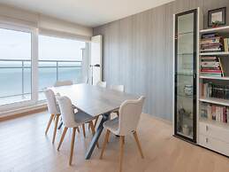 Tasteful Apartment Near the Beach