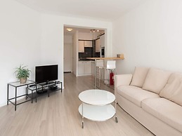 Apartment With Side sea View