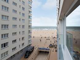 Apartment With Side sea View