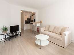 Apartment With Side sea View