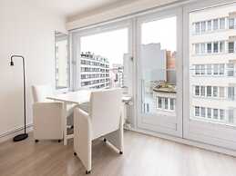 Apartment With Side sea View
