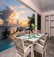 Villa Francoise - 4 Bedroom Beachfront w Pool