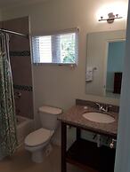 Je Suis Jamaica - 4 B R Beachfront Villa w Staff