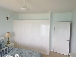 Je Suis Jamaica - 4 B R Beachfront Villa w Staff