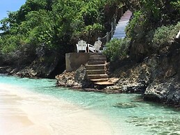 Je Suis Jamaica - 4 B R Beachfront Villa w Staff