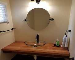 Je Suis Jamaica - 4 B R Beachfront Villa w Staff